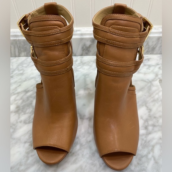 Michael Kors Blaze Tan Leather peep toe with Buckle Detail size 9 sexy edgy - Picture 8 of 9